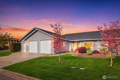 Photo of 1262 Lancer Drive, Walla Walla, WA 99362 (MLS # 2510574)