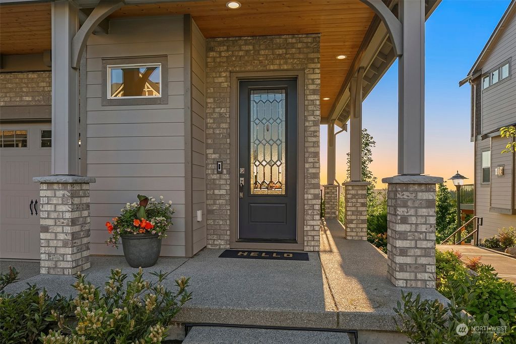 Photo of 1585 Westridge Way NE, Issaquah, WA 98029 (MLS # 2234029)