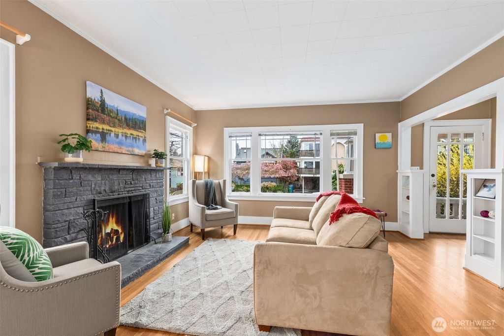 Photo of 4220 Francis Avenue N, Seattle, WA 98103 (MLS # 2501904)