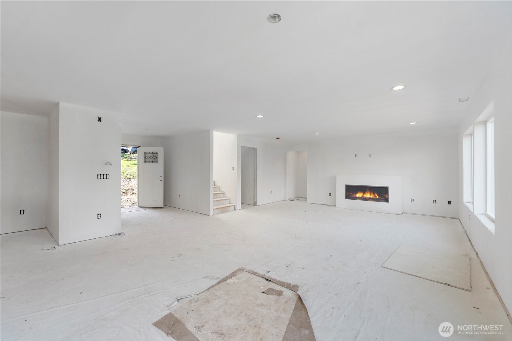 320 E 4th Street