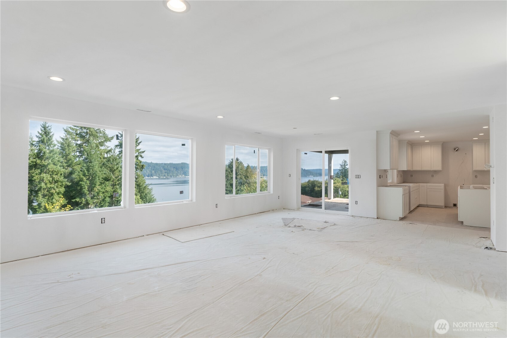 320 E 4th Street