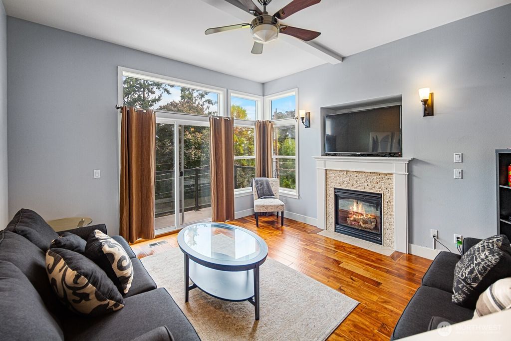 Photo of 215 A 26th Avenue E, Seattle, WA 98112 (MLS # 2440080)