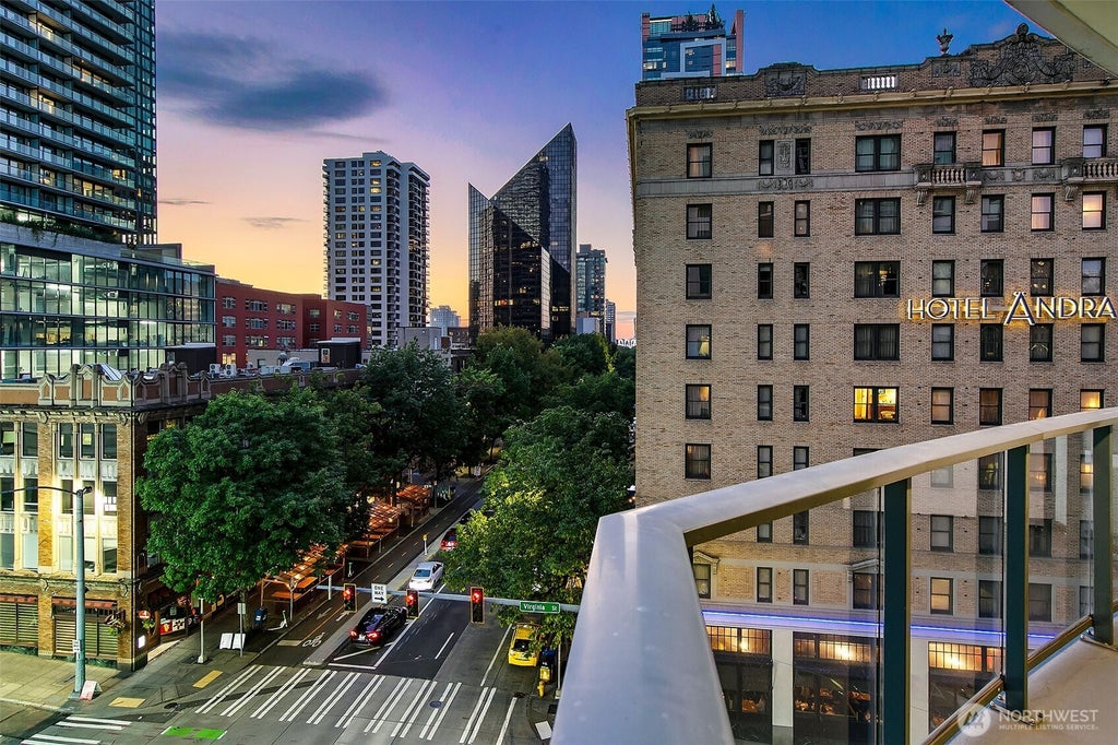 Photo of 1920 4th Avenue #502, Seattle, WA 98101 (MLS # 2583048)
