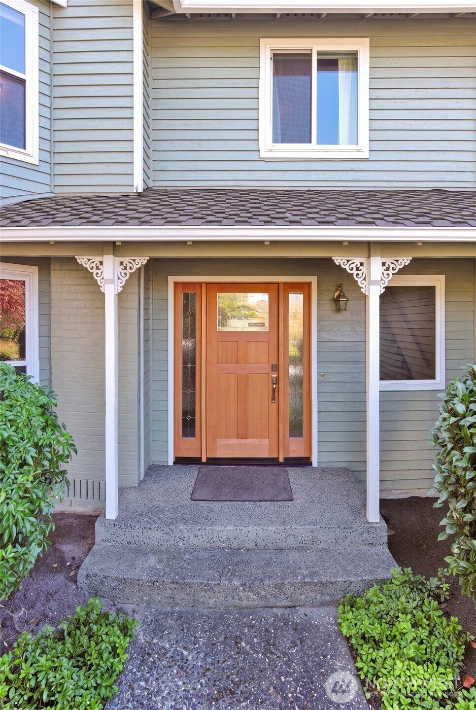 Photo of 833 15th Court, Mukilteo, WA 98275 (MLS # 2585163)