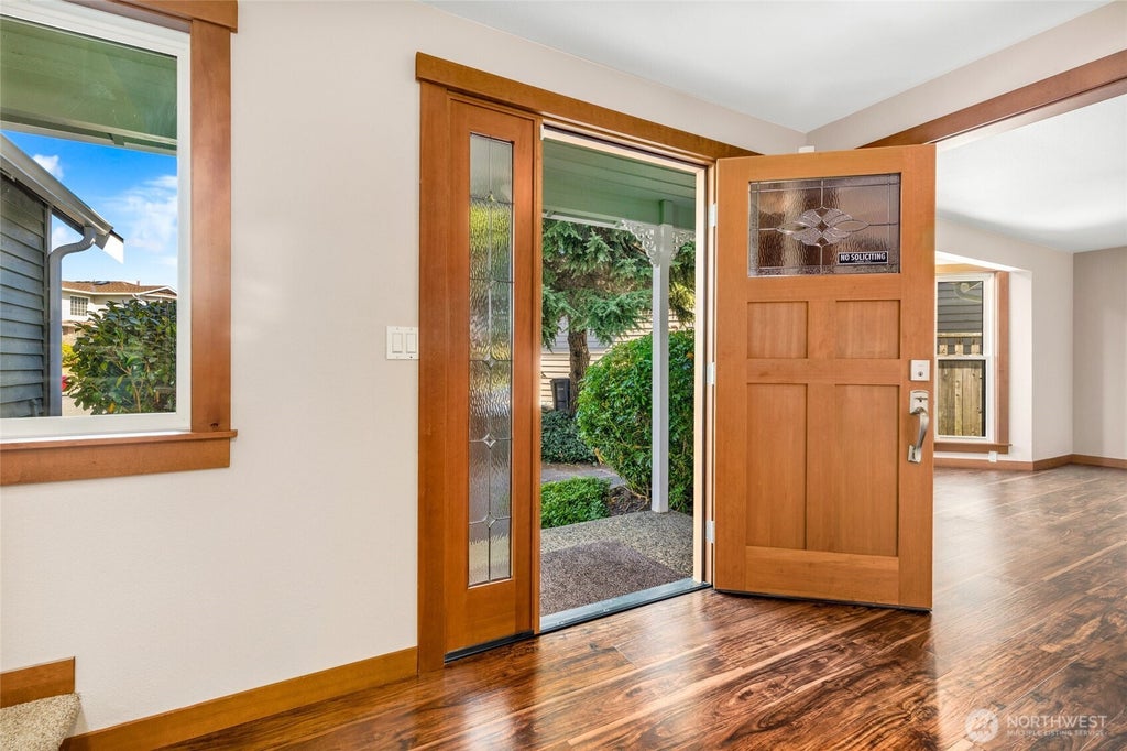 Photo of 833 15th Court, Mukilteo, WA 98275 (MLS # 2585163)