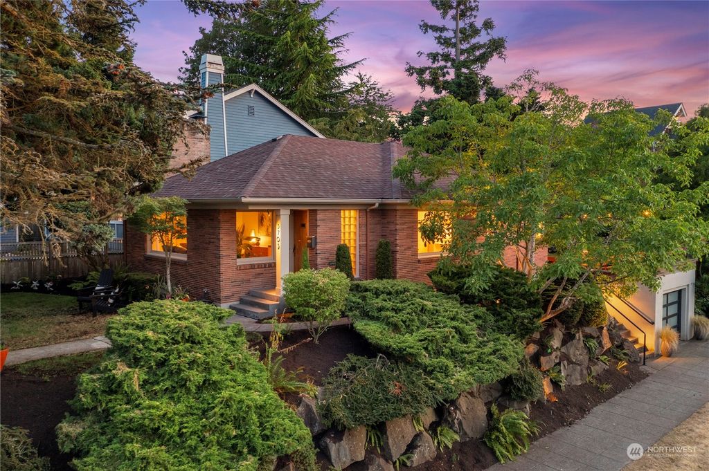 Photo of 3703 40th Avenue SW, Seattle, WA 98116 (MLS # 2266736)