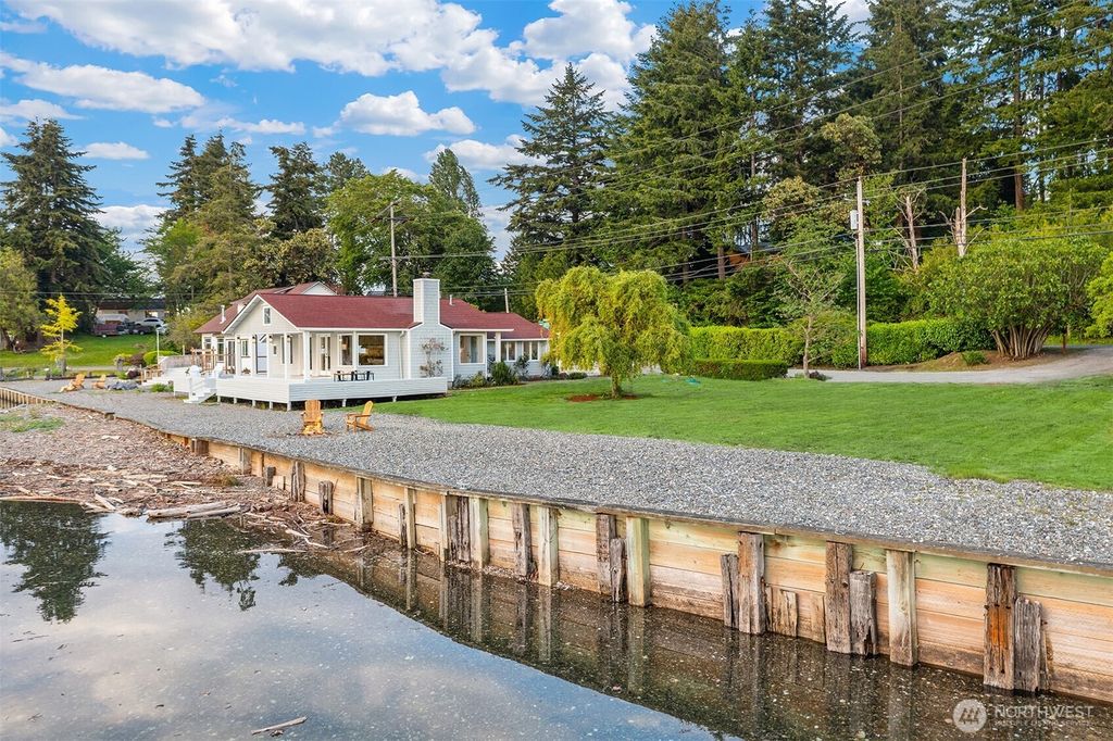 Photo of 22123 Dockton Road SW, Vashon, WA 98070 (MLS # 2527212)