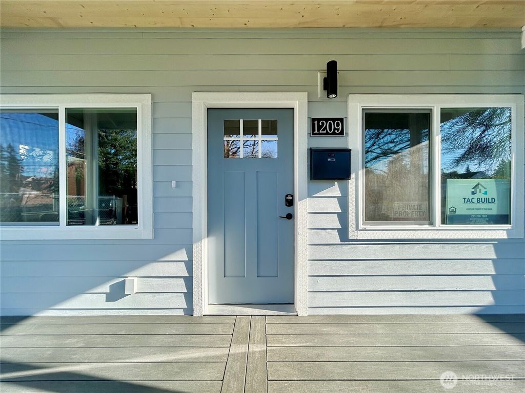 Photo of 1209 S Cushman Avenue, Tacoma, WA 98405 (MLS # 2471770)