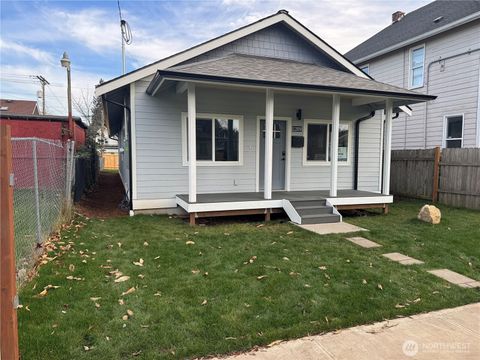 Photo of 1209 S Cushman Avenue, Tacoma, WA 98405 (MLS # 2471770)