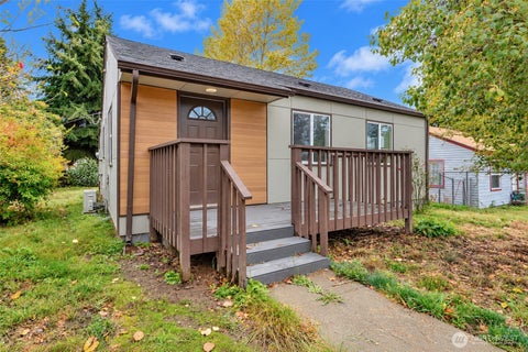 Photo of 1407 E 30th St ST, Tacoma, WA 98404 (MLS # 2588178)