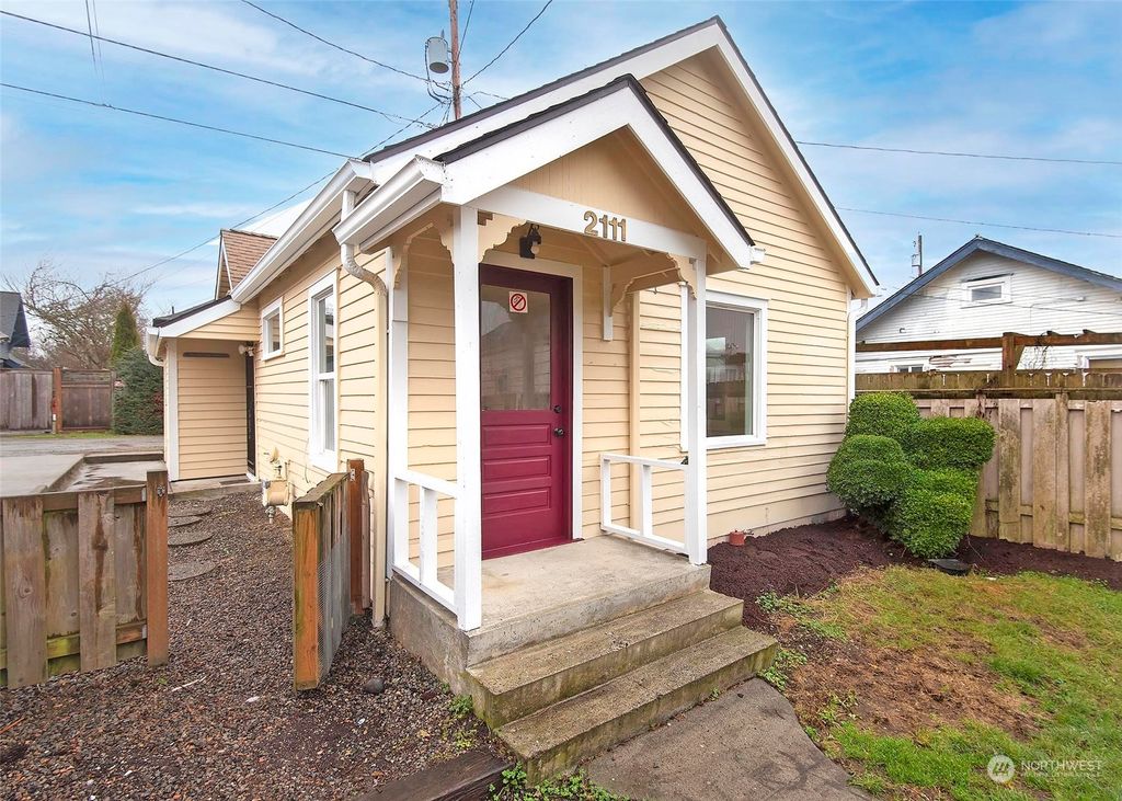 Photo of 2111 Rainier Avenue, Everett, WA 98201 (MLS # 2190960)