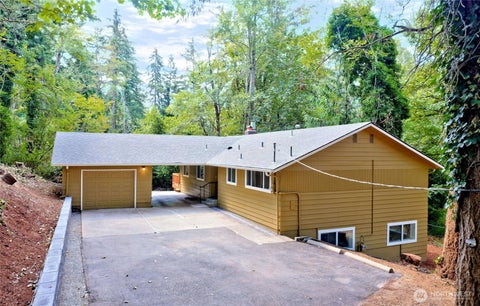 Photo of 11441 E 284th Street, Auburn, WA 98092 (MLS # 2568233)