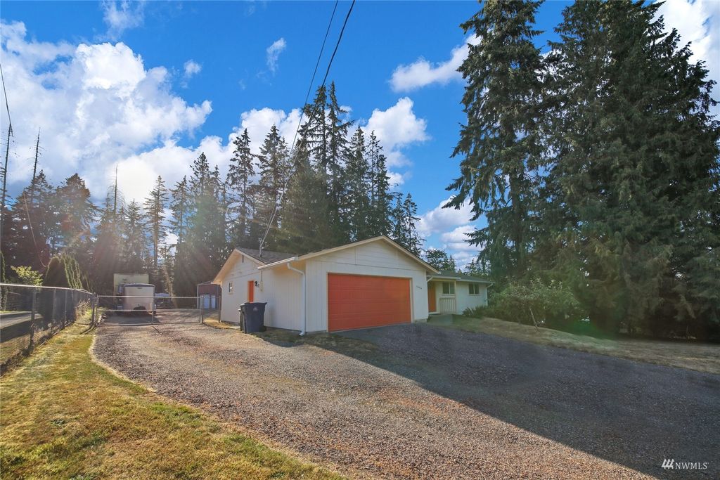 Photo of 21016 95th Avenue SE, Snohomish, WA 98296 (MLS # 1978113)