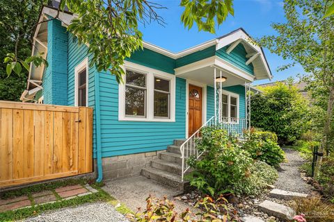Photo of 9116 23rd Avenue NE, Seattle, WA 98115 (MLS # 2443204)