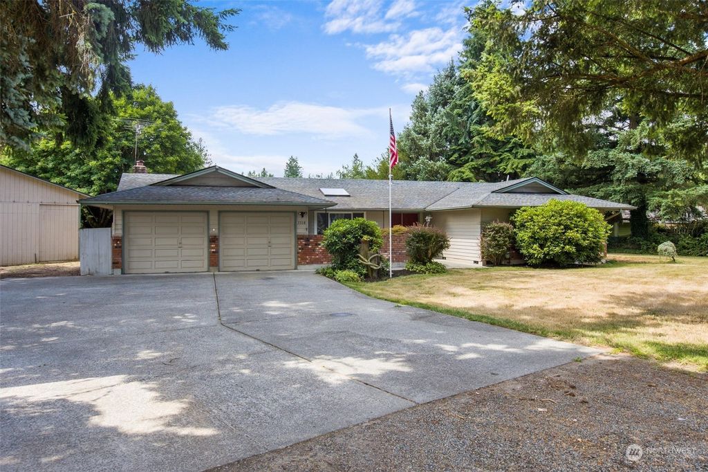 Photo of 5518 133rd Place NE, Marysville, WA 98271 (MLS # 2140068)