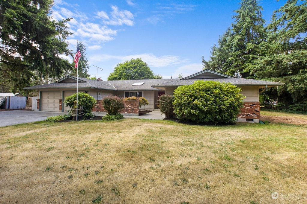 Photo of 5518 133rd Place NE, Marysville, WA 98271 (MLS # 2140068)