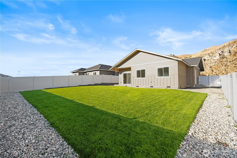 14893 Red Delicious Street