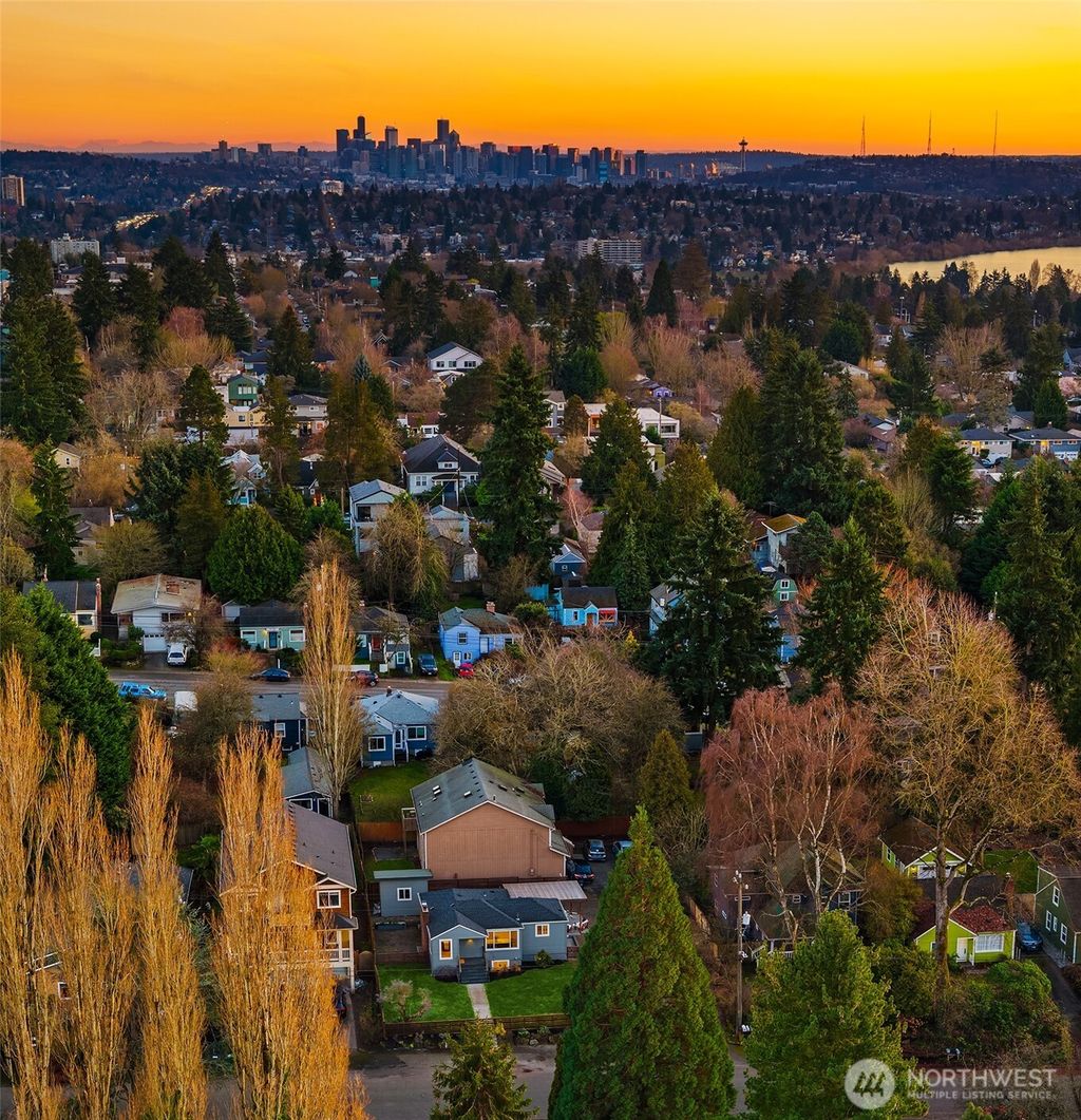 Photo of 403 NE 94th Street, Seattle, WA 98115 (MLS # 2482817)