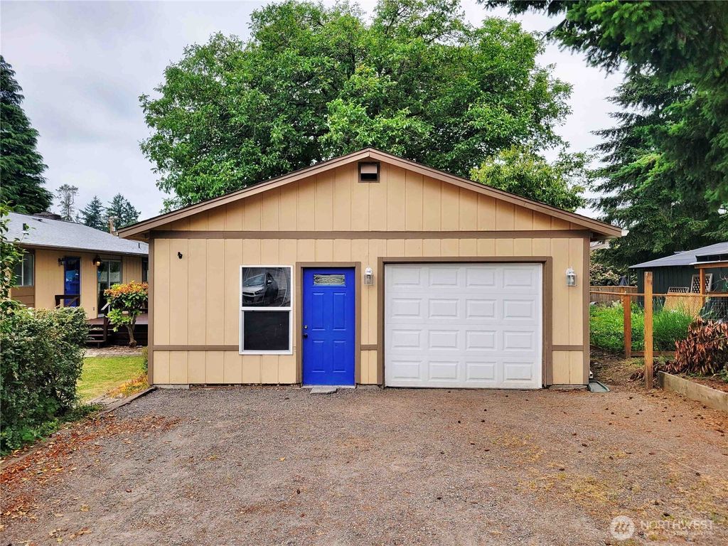 Photo of 300 Maple Street, Toledo, WA 98591 (MLS # 2461625)