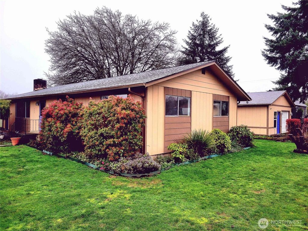 Photo of 300 Maple Street, Toledo, WA 98591 (MLS # 2461625)