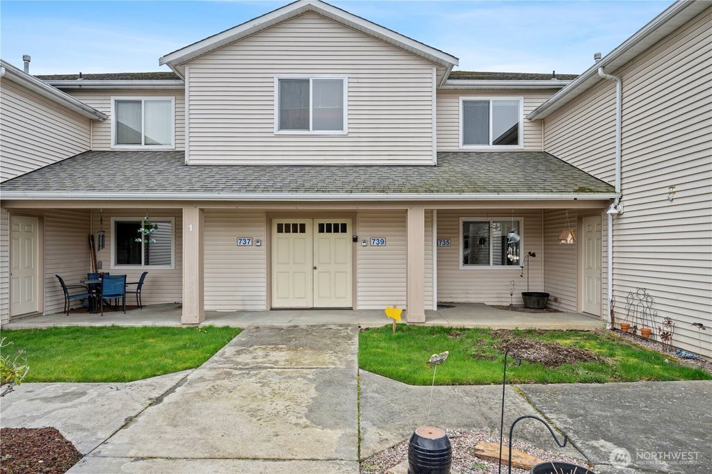 Photo of 739 Cascade Palms Court #739, Sedro Woolley, WA 98284 (MLS # 2492117)