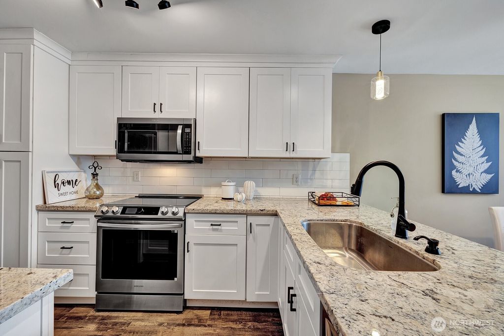 Photo of 13893 NE 69th Street #693, Redmond, WA 98052 (MLS # 2351403)