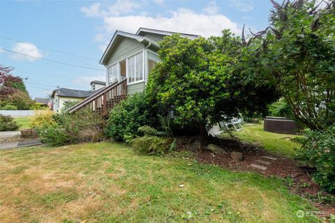 A home in Hoquiam