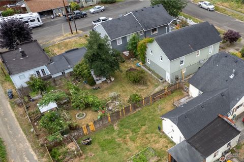 A home in Hoquiam