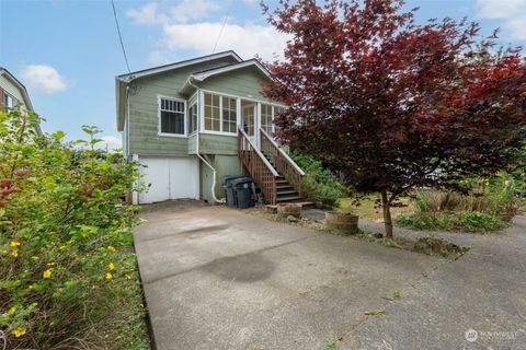 A home in Hoquiam