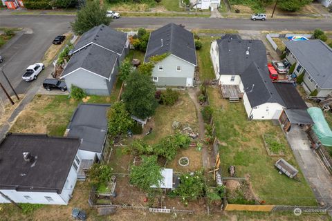 A home in Hoquiam