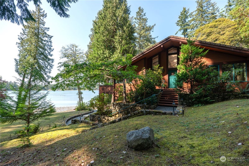 934 Mitchell Bay Road