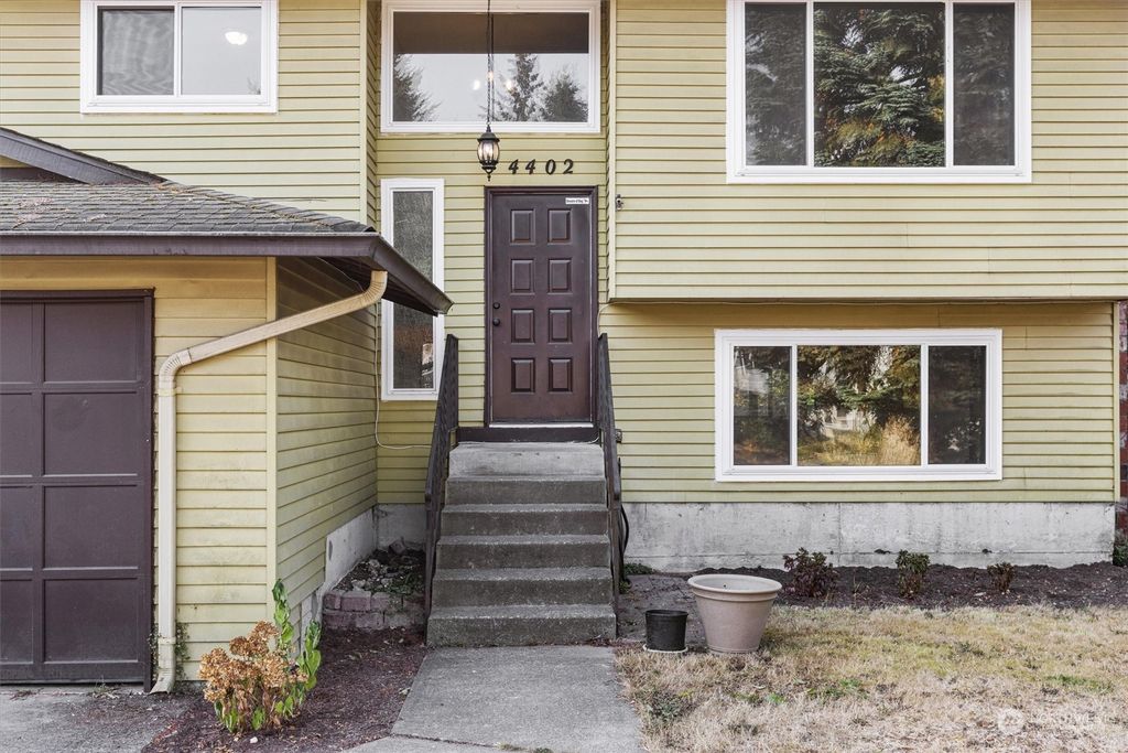 Photo of 4402 NE 126th Place, Marysville, WA 98271 (MLS # 2006090)