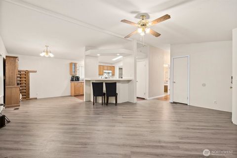 10613 61st Street E 114 Puyallup WA 98372