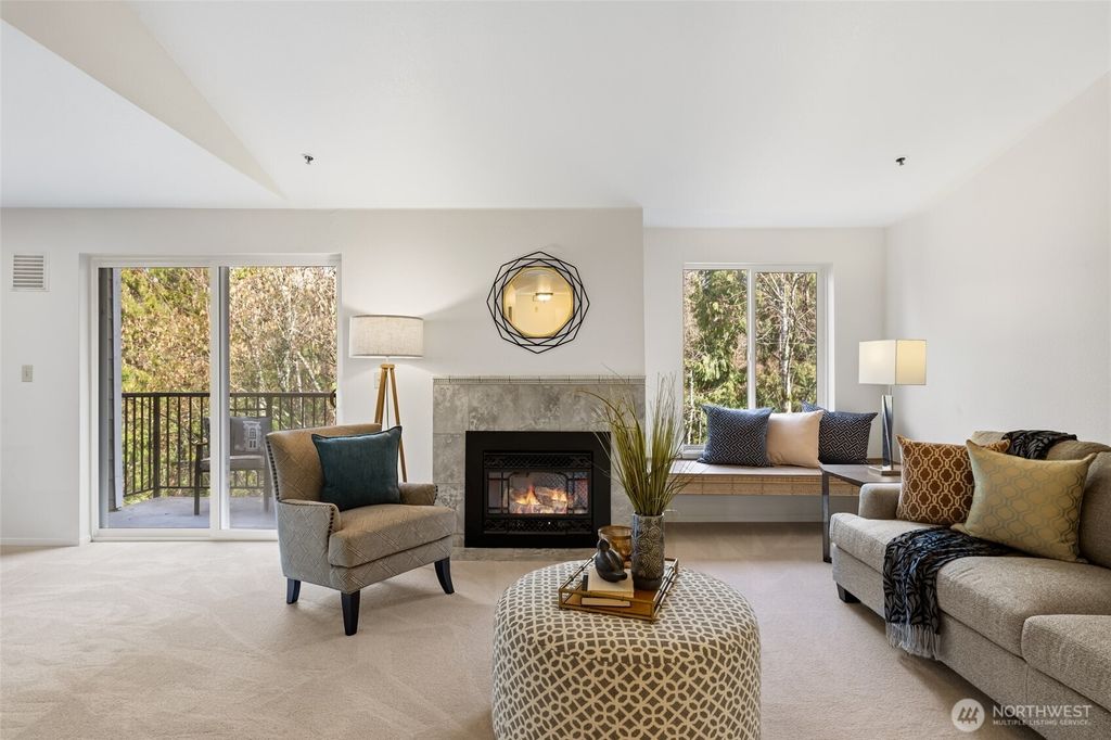 Photo of 12611 109th Court NE #J302, Kirkland, WA 98034 (MLS # 2481722)