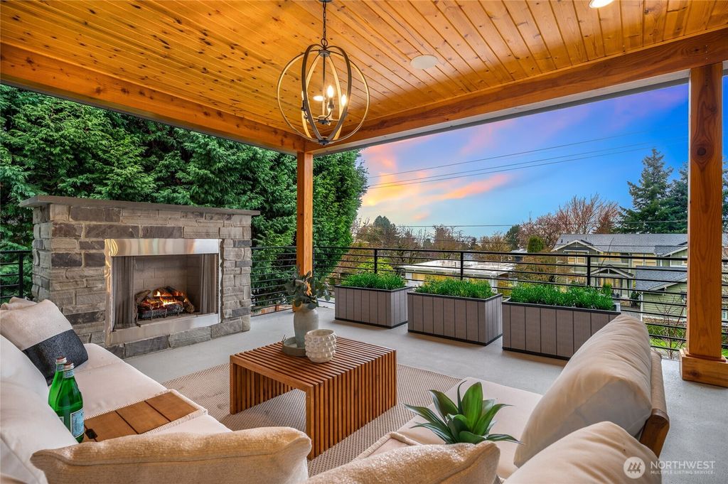 Photo of 807 8th Avenue S, Kirkland, WA 98033 (MLS # 2480759)