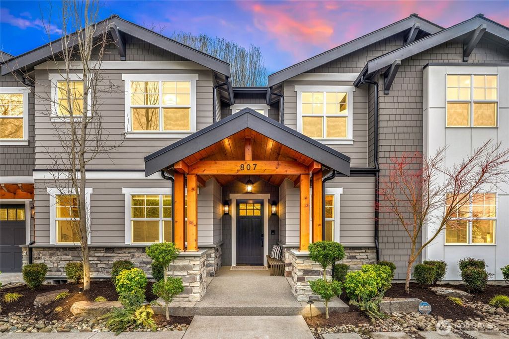 Photo of 807 8th Avenue S, Kirkland, WA 98033 (MLS # 2480759)