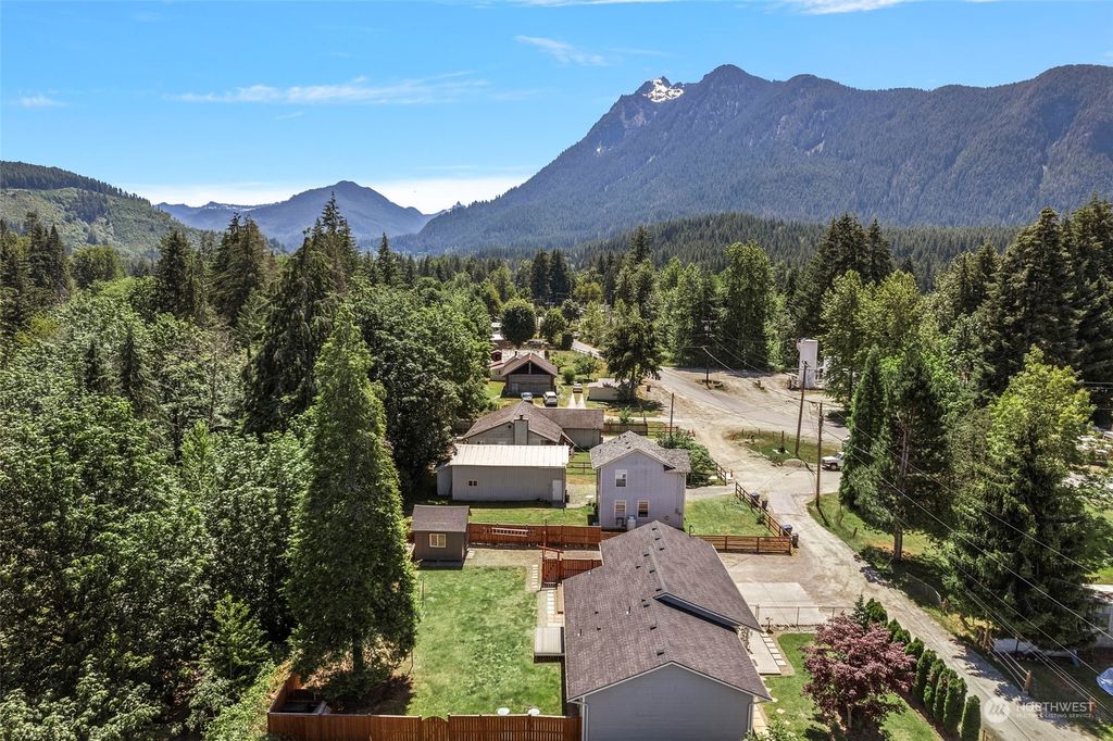 Photo of 702 Clear Creek Road, Darrington, WA 98241 (MLS # 2261028)