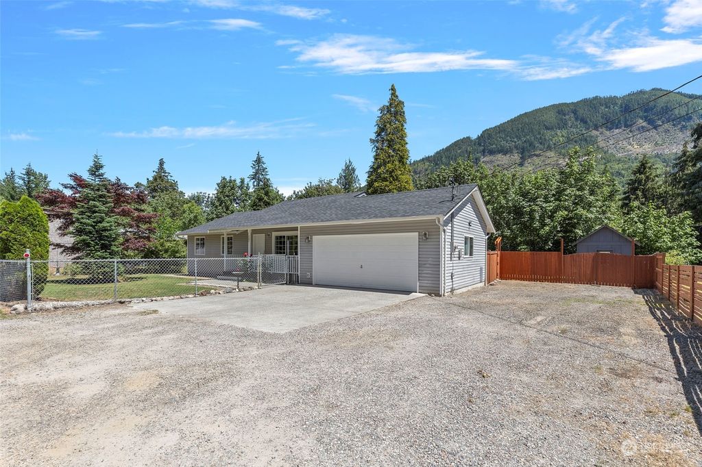 Photo of 702 Clear Creek Road, Darrington, WA 98241 (MLS # 2261028)