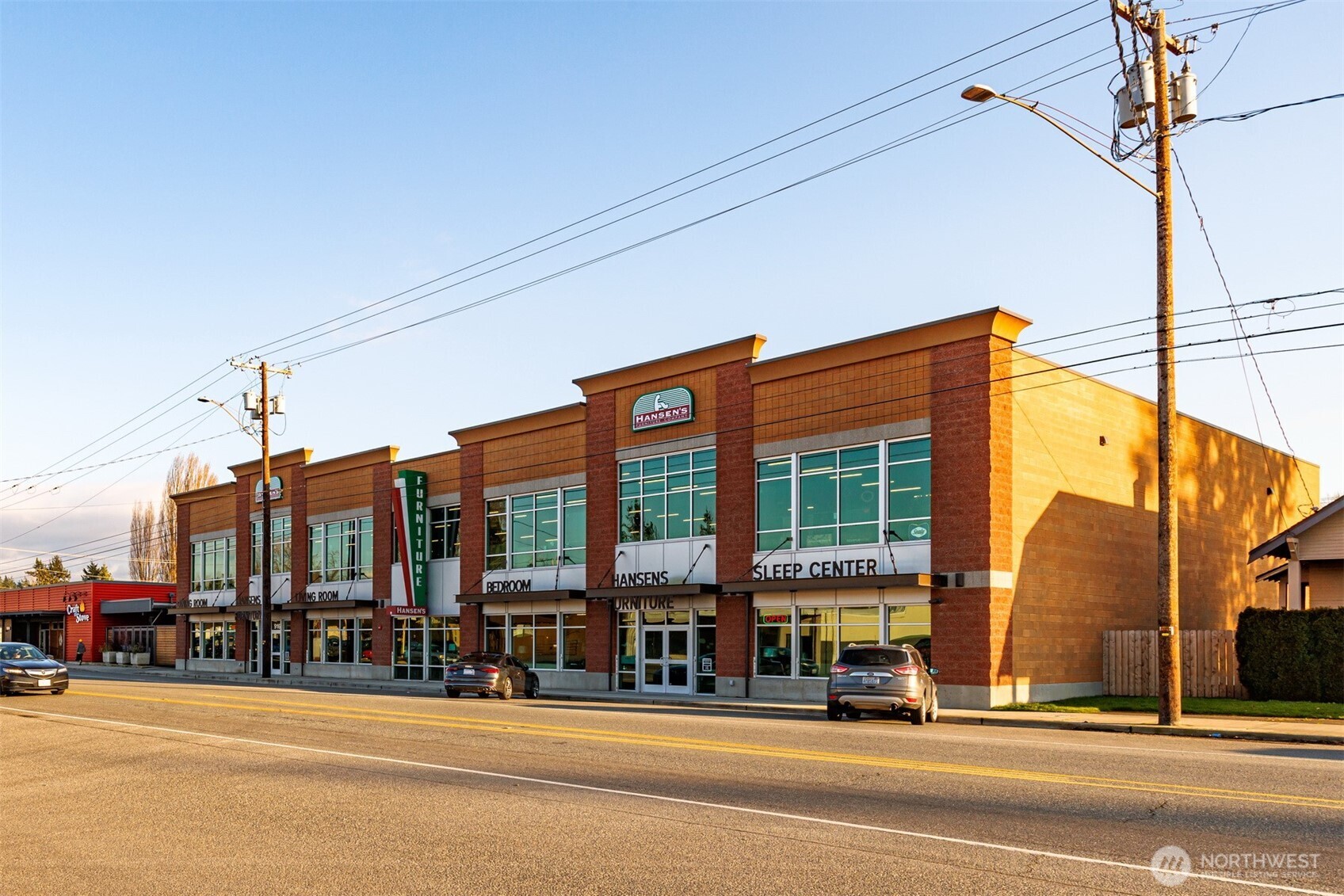 916 W Division