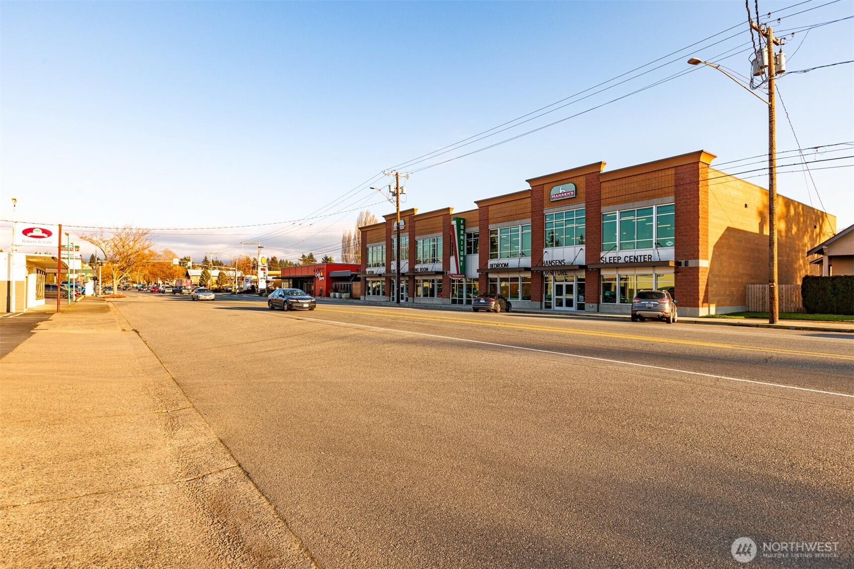 916 W Division