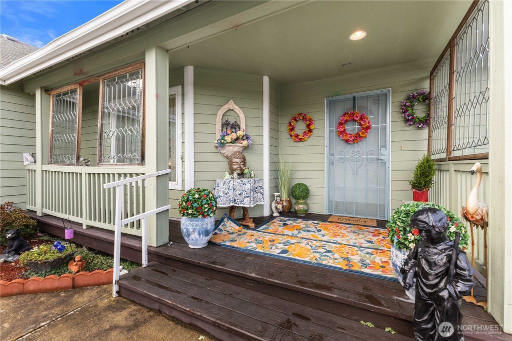 Photo of 9923 74th Avenue E, Puyallup, WA 98373 (MLS # 2457299)