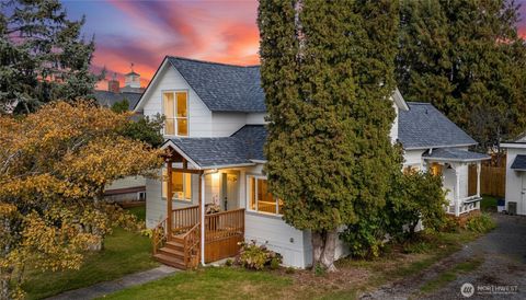Photo of 942 3rd Street, Blaine, WA 98230 (MLS # 2421341)