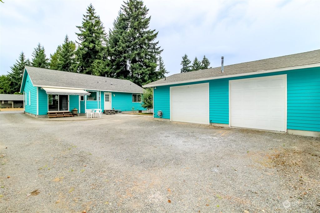 Photo of 2401 NE 27th Street, Renton, WA 98056 (MLS # 2134809)