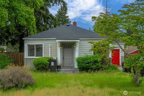 Photo of 1011 117th Street S, Tacoma, WA 98444 (MLS # 2533907)