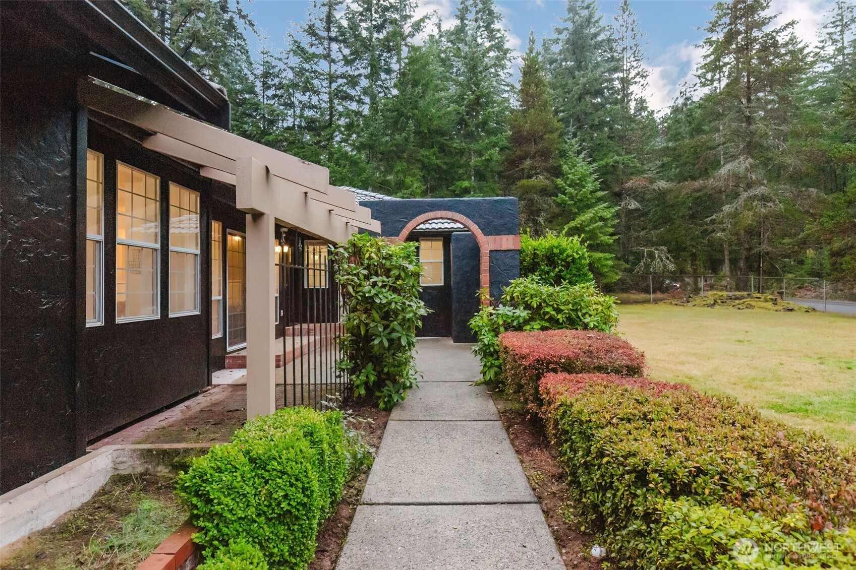 11255 Ridge Rim Trail SE