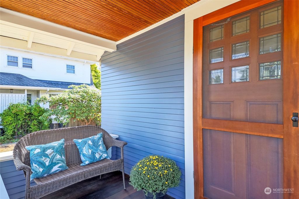 Photo of 611 NW 73rd Street, Seattle, WA 98117 (MLS # 2155823)