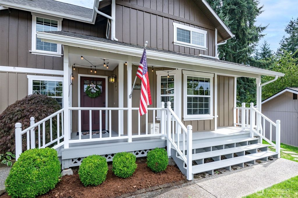 Photo of 3023 SW 339th Street, Federal Way, WA 98023 (MLS # 2422642)
