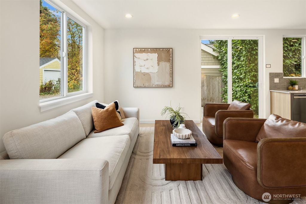 Photo of 8526 Latona Avenue NE, Seattle, WA 98115 (MLS # 2458528)