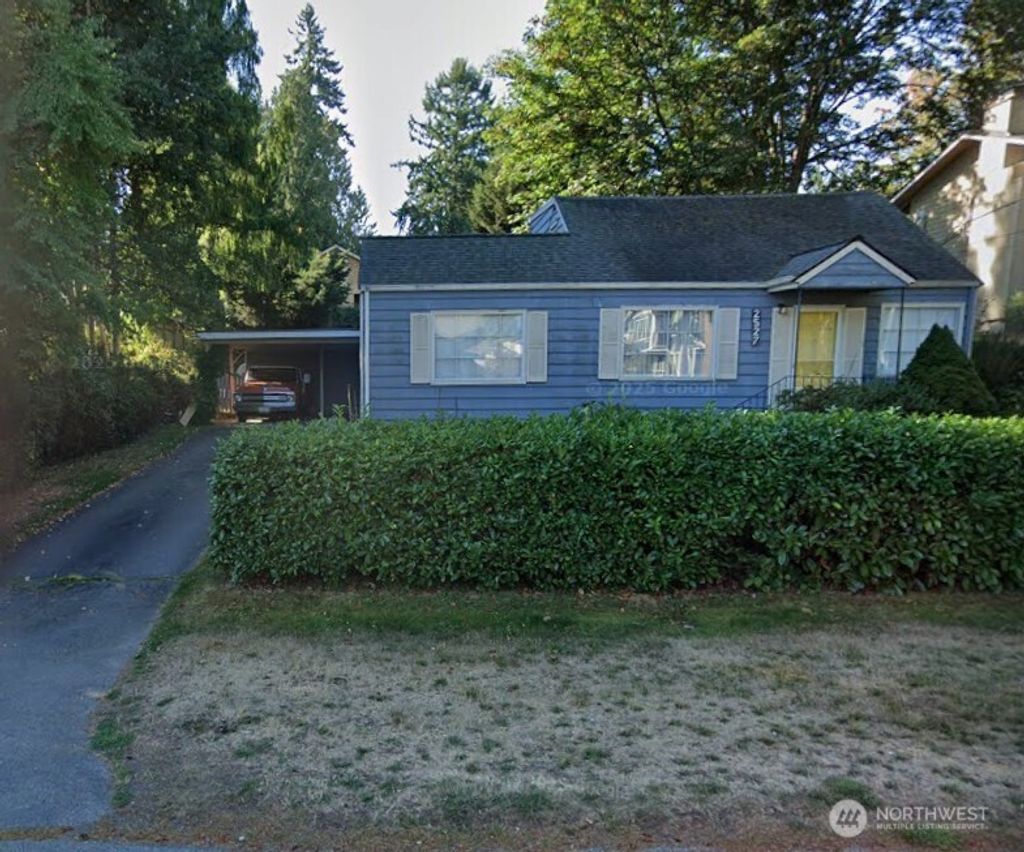 Photo of 2527 NE 92nd Street, Seattle, WA 98115 (MLS # 2455664)