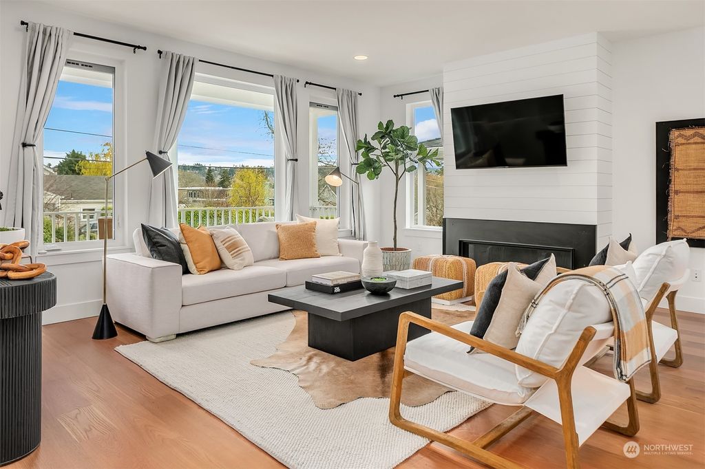 Photo of 829 3rd Street, Kirkland, WA 98033 (MLS # 2019220)